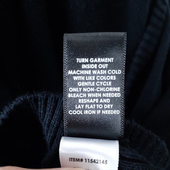 Torrid Womens Sweater Sz 1 Sequin Heart 75A - Picture 8 of 8